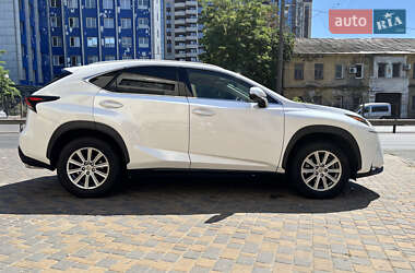 Внедорожник / Кроссовер Lexus NX 2016 в 
