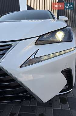 Позашляховик / Кросовер Lexus NX 2018 в 