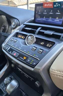 Позашляховик / Кросовер Lexus NX 2018 в 