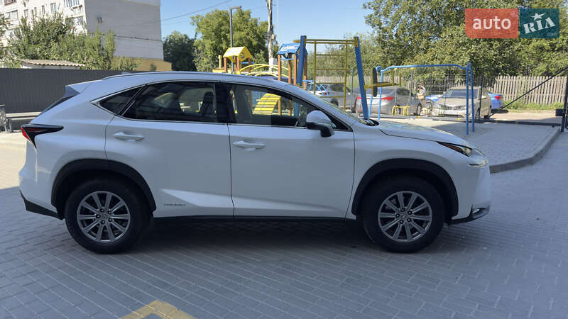 Позашляховик / Кросовер Lexus NX 2014 в Житомирі