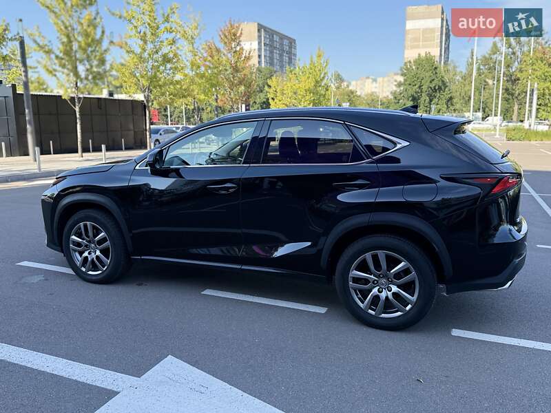 Позашляховик / Кросовер Lexus NX 2015 в Києві