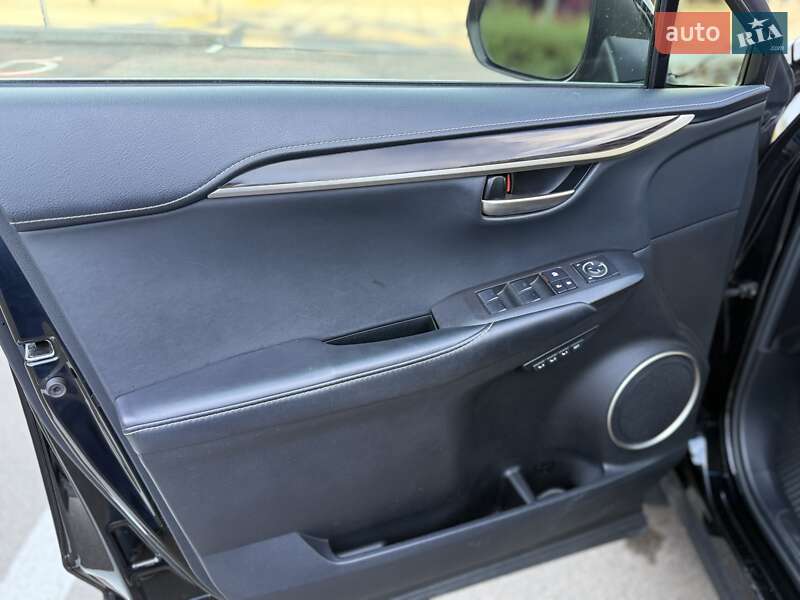 Позашляховик / Кросовер Lexus NX 2015 в Києві