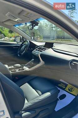 Внедорожник / Кроссовер Lexus NX 2016 в 
