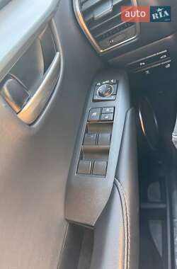 Внедорожник / Кроссовер Lexus NX 2016 в 