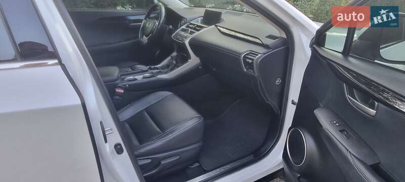 Внедорожник / Кроссовер Lexus NX 2015 в Каменском