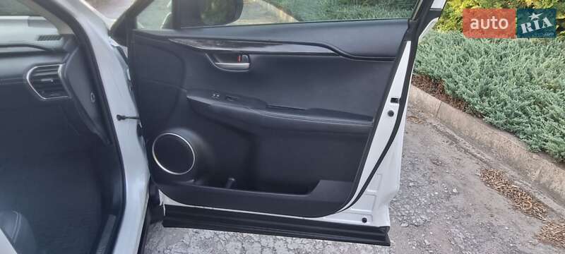 Внедорожник / Кроссовер Lexus NX 2015 в Каменском