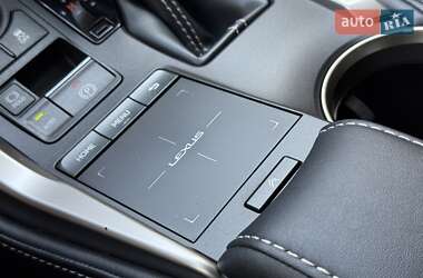 Внедорожник / Кроссовер Lexus NX 2020 в 