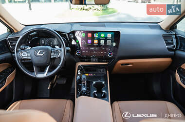 Позашляховик / Кросовер Lexus NX 2023 в 
