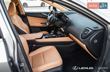 Позашляховик / Кросовер Lexus NX 2023 в 