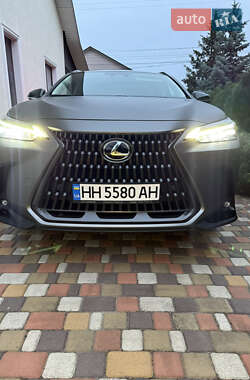 Позашляховик / Кросовер Lexus NX 2022 в 