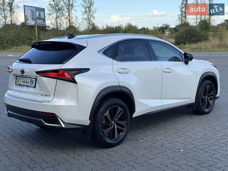 Позашляховик / Кросовер Lexus NX 2020 в Івано-Франківську