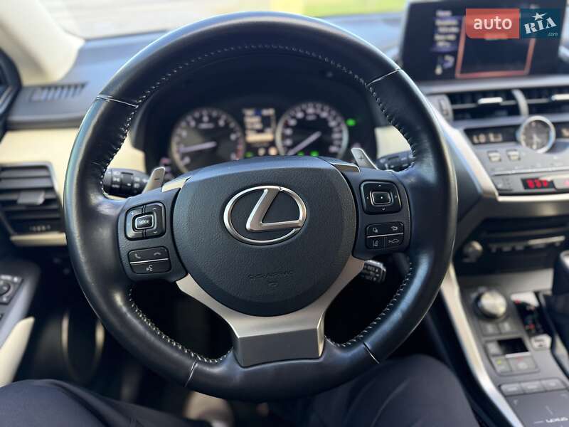 Позашляховик / Кросовер Lexus NX 2020 в Івано-Франківську