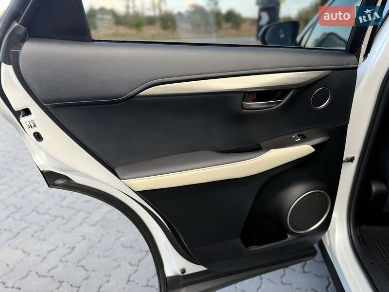 Позашляховик / Кросовер Lexus NX 2020 в Івано-Франківську