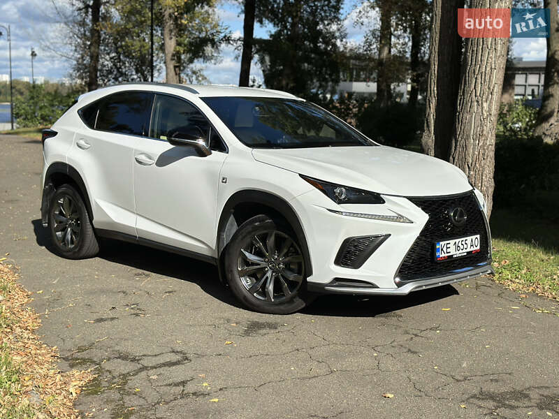 Lexus NX 2021
