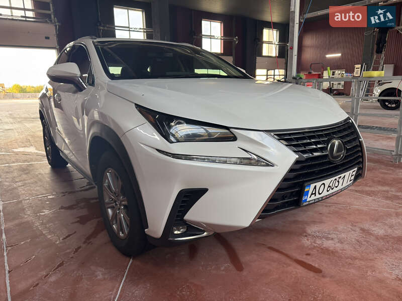Позашляховик / Кросовер Lexus NX 2018 в Рівному