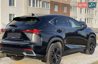 Позашляховик / Кросовер Lexus NX 2021 в 