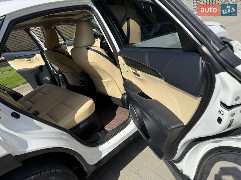Позашляховик / Кросовер Lexus NX 2015 в Білій Церкві