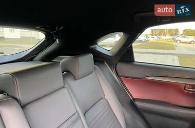 Позашляховик / Кросовер Lexus NX 2021 в 