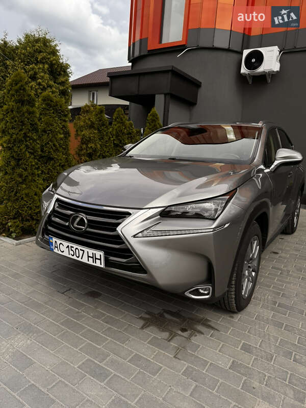 Позашляховик / Кросовер Lexus NX 2014 в 