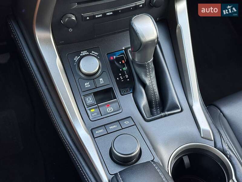 Внедорожник / Кроссовер Lexus NX 2014 в Хмельницком