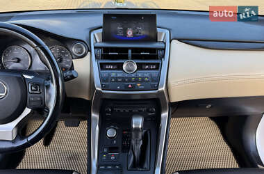 Позашляховик / Кросовер Lexus NX 2015 в 