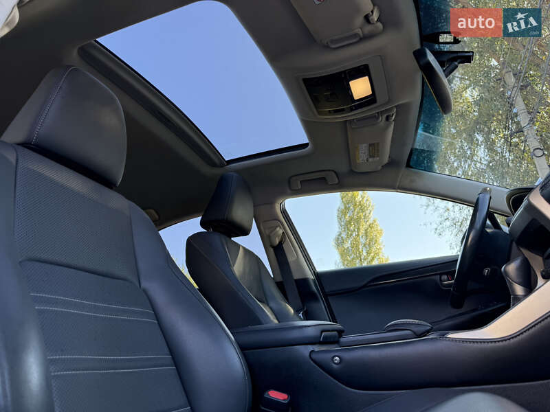 Внедорожник / Кроссовер Lexus NX 2015 в Киеве