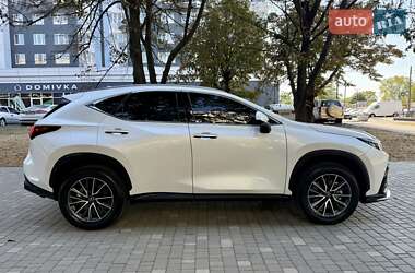 Позашляховик / Кросовер Lexus NX 2023 в 