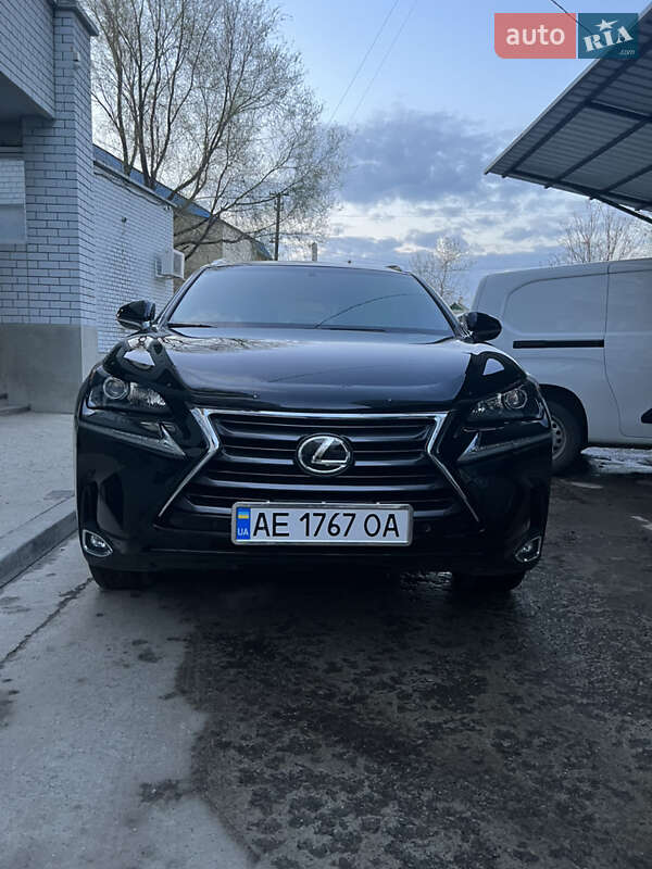 Позашляховик / Кросовер Lexus NX 2015 в Новомосковську