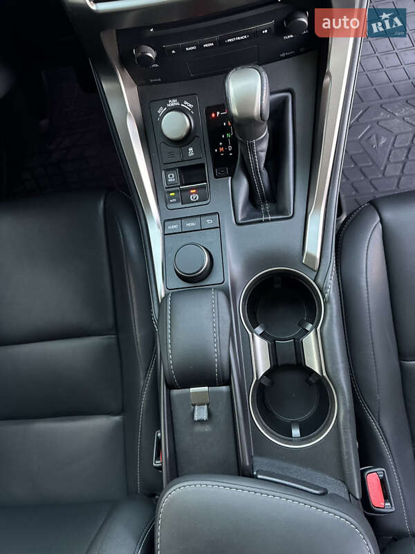 Внедорожник / Кроссовер Lexus NX 2016 в Виннице