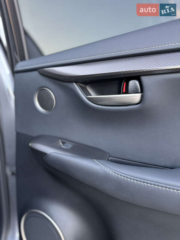 Внедорожник / Кроссовер Lexus NX 2016 в Виннице