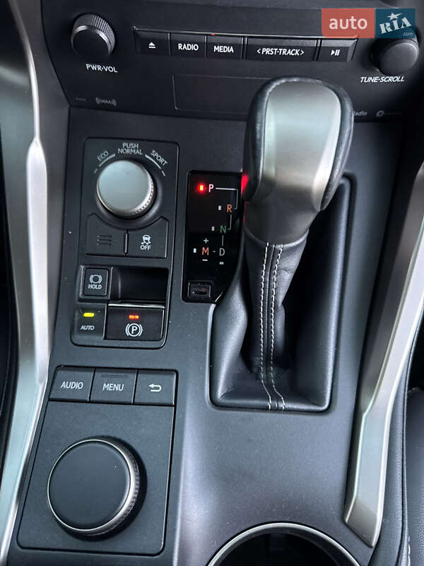 Внедорожник / Кроссовер Lexus NX 2016 в Виннице