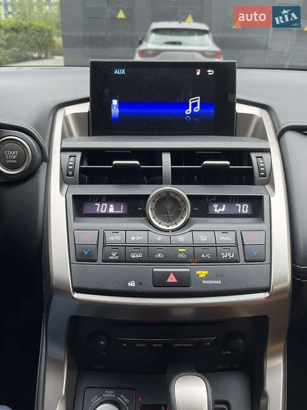 Позашляховик / Кросовер Lexus NX 2015 в Києві