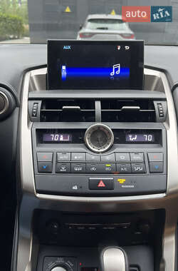 Позашляховик / Кросовер Lexus NX 2015 в 