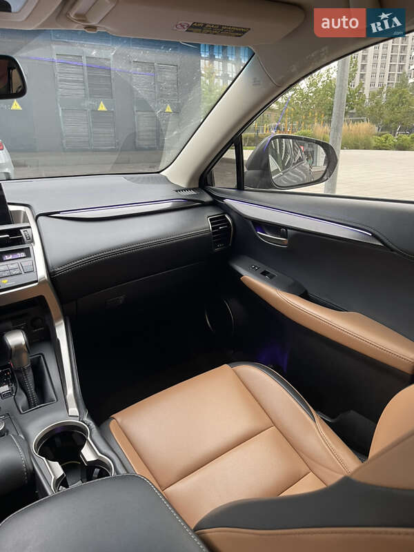 Позашляховик / Кросовер Lexus NX 2015 в Києві