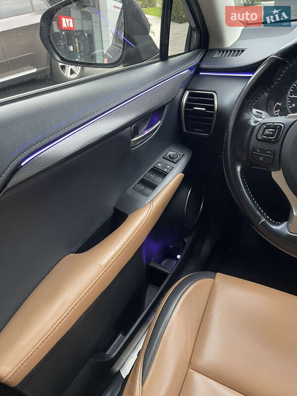 Позашляховик / Кросовер Lexus NX 2015 в Києві