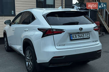 Позашляховик / Кросовер Lexus NX 2015 в 