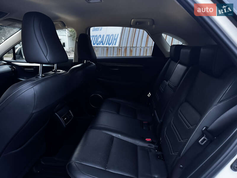 Внедорожник / Кроссовер Lexus NX 2015 в Киеве