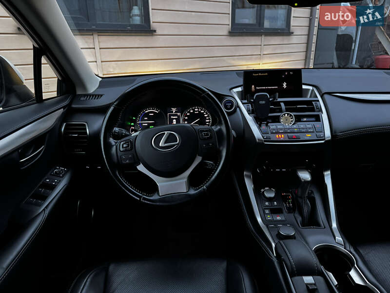 Внедорожник / Кроссовер Lexus NX 2015 в Киеве