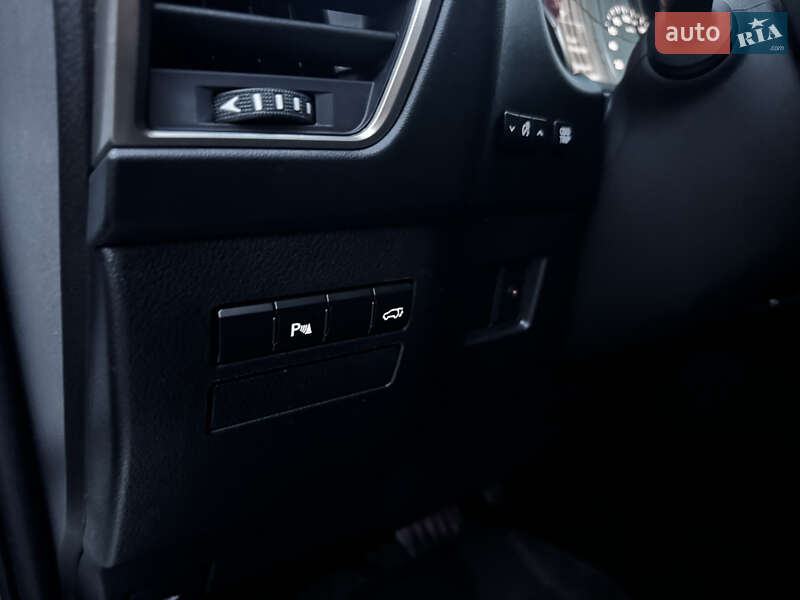 Внедорожник / Кроссовер Lexus NX 2015 в Киеве