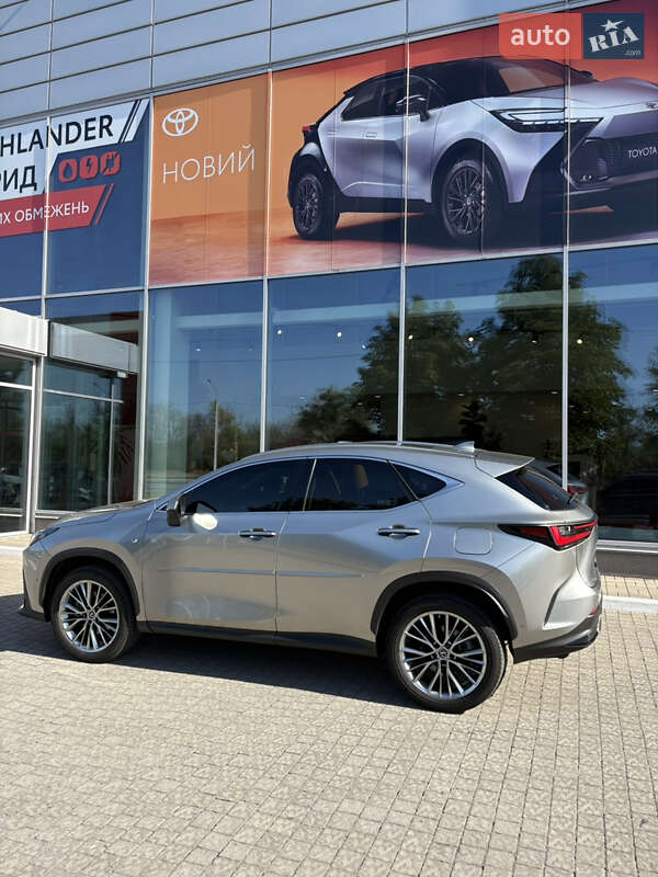 Позашляховик / Кросовер Lexus NX 2022 в Дніпрі