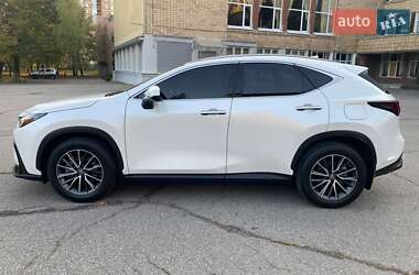 Позашляховик / Кросовер Lexus NX 2021 в 