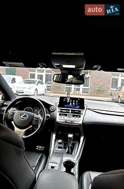 Внедорожник / Кроссовер Lexus NX 2019 в 
