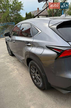 Внедорожник / Кроссовер Lexus NX 2017 в 