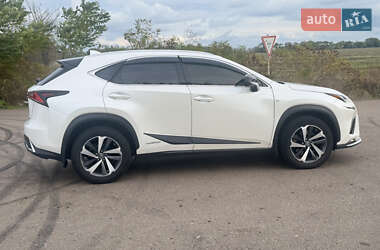 Внедорожник / Кроссовер Lexus NX 2017 в 