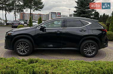 Позашляховик / Кросовер Lexus NX 2022 в 