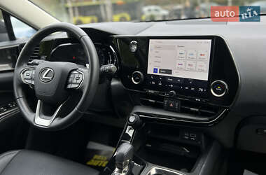 Позашляховик / Кросовер Lexus NX 2022 в 