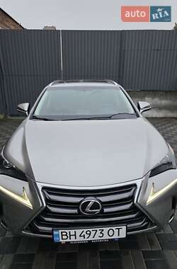 Позашляховик / Кросовер Lexus NX 2014 в 