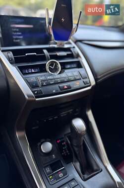 Внедорожник / Кроссовер Lexus NX 2016 в Ивано-Франковске