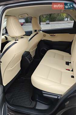 Позашляховик / Кросовер Lexus NX 2015 в  фото 11 Позашляховик / Кросовер Lexus NX 2015 в