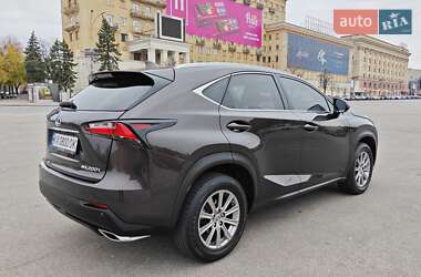 Позашляховик / Кросовер Lexus NX 2015 в  фото 6 Позашляховик / Кросовер Lexus NX 2015 в